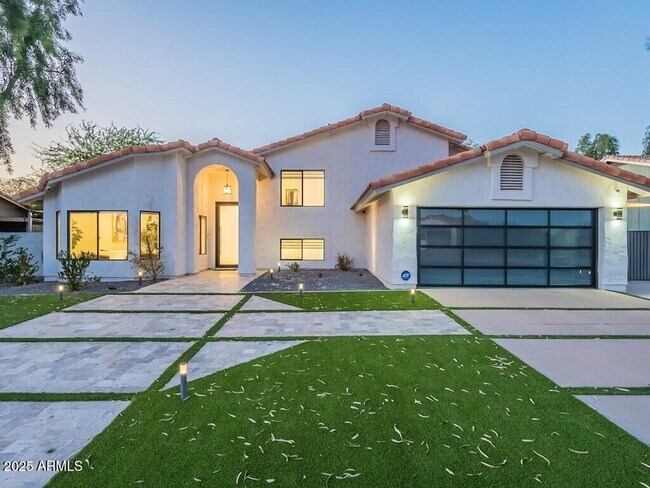 Building Photo - 4748 E Redfield Rd