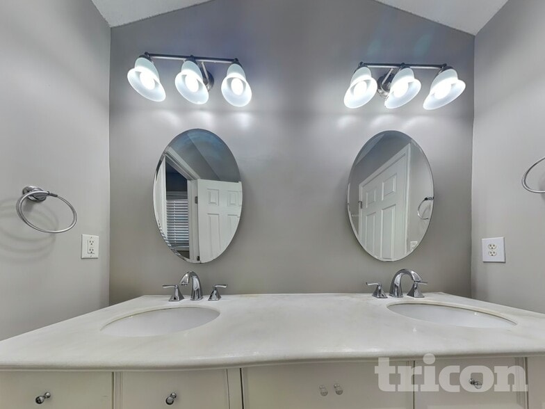 Building Photo - 374 Chesapeake Way