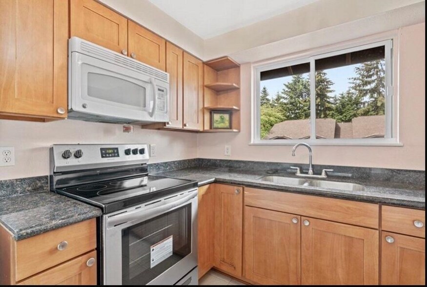 Building Photo - 1726 157th Ave NE