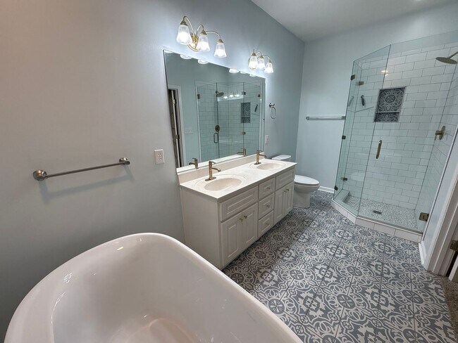 Building Photo - 1168 Lake Greenwood Dr