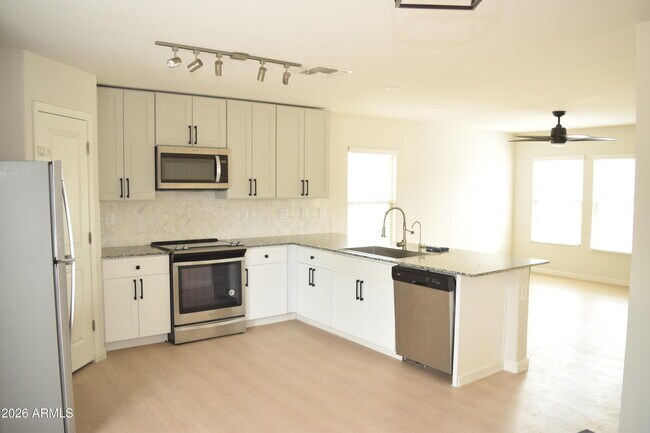 Building Photo - 124 W Bobcat Pl
