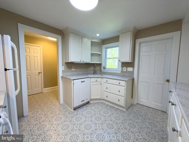 Building Photo - 23094 Wolver Hill Ln