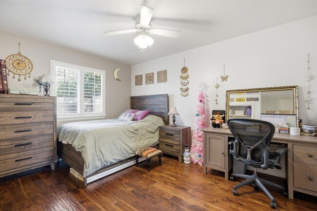 Building Photo - 9005 Brimstone Ln