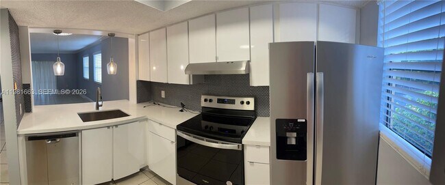 Building Photo - 5200 NW 31st Ave