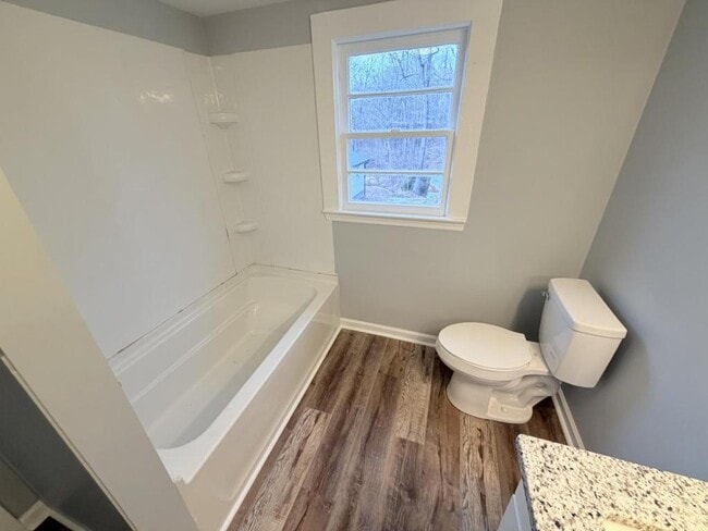 Building Photo - 1233 Dixie Pl