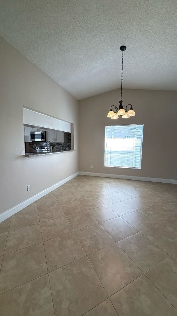 Building Photo - 1019 Brielle Ave