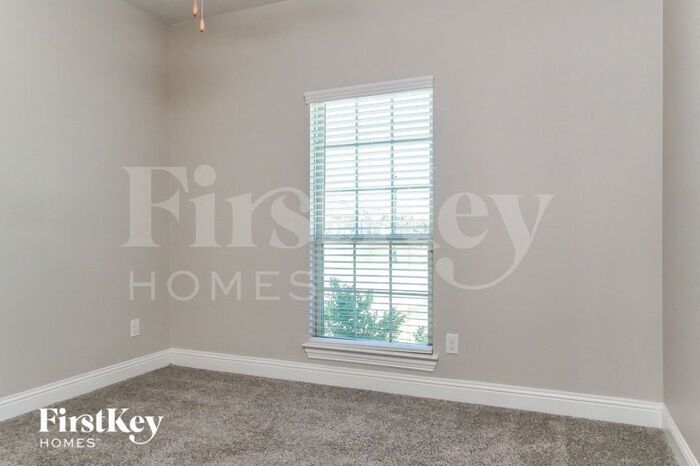 Building Photo - 2504 Cerro Ranch Rd
