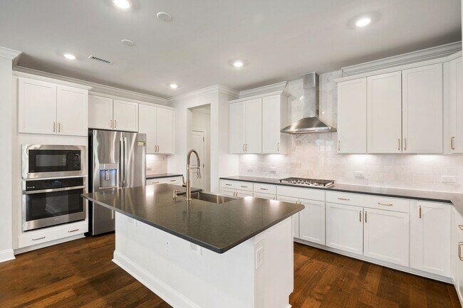 Building Photo - 504 Spotted Fawn Ct