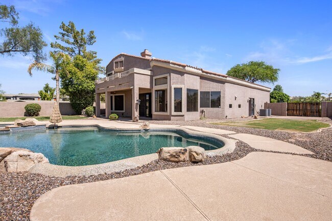 Building Photo - OCOTILLO LAKE FRONT HOME WITH POOL AND SPA...