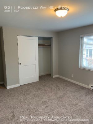 Building Photo - Apartment in Maple Leaf