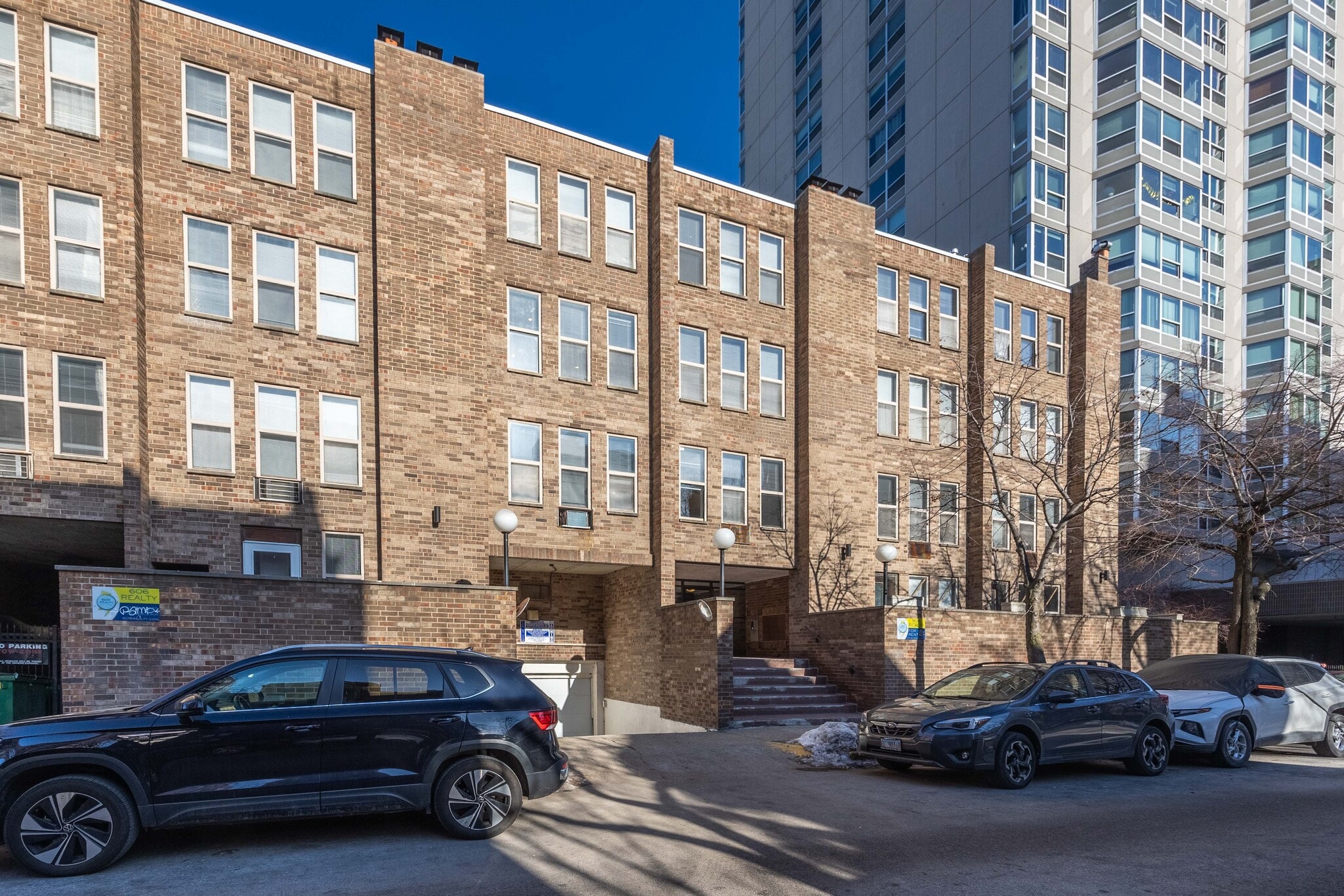 Building Photo - 745 W Gordon Ter