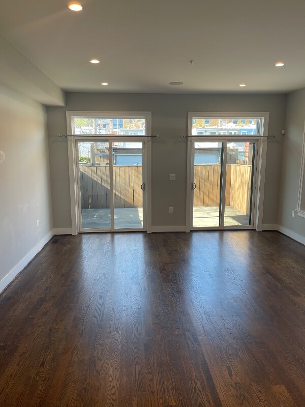 Building Photo - 761 Kenyon St NW