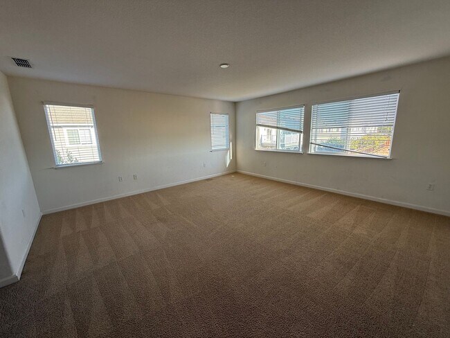 Building Photo - 3380 Bridgeway Lakes Dr