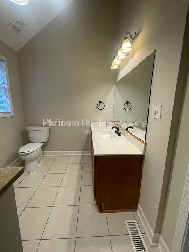 Building Photo - 377 Arbour Way
