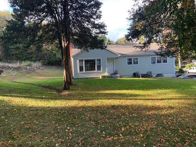 Building Photo - 19 Mohawk Dr