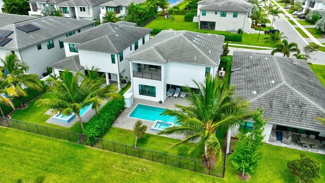 Building Photo - 17222 Blue Bayou Dr