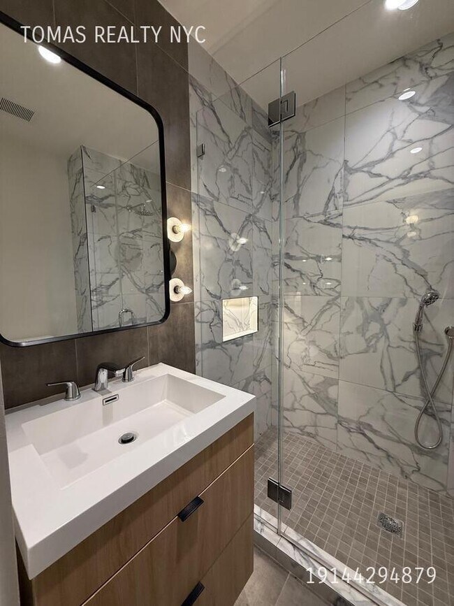 Building Photo - 3103 Sedgwick Ave