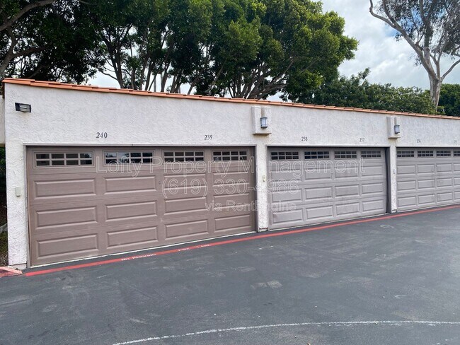 Building Photo - 7130 Shoreline Dr