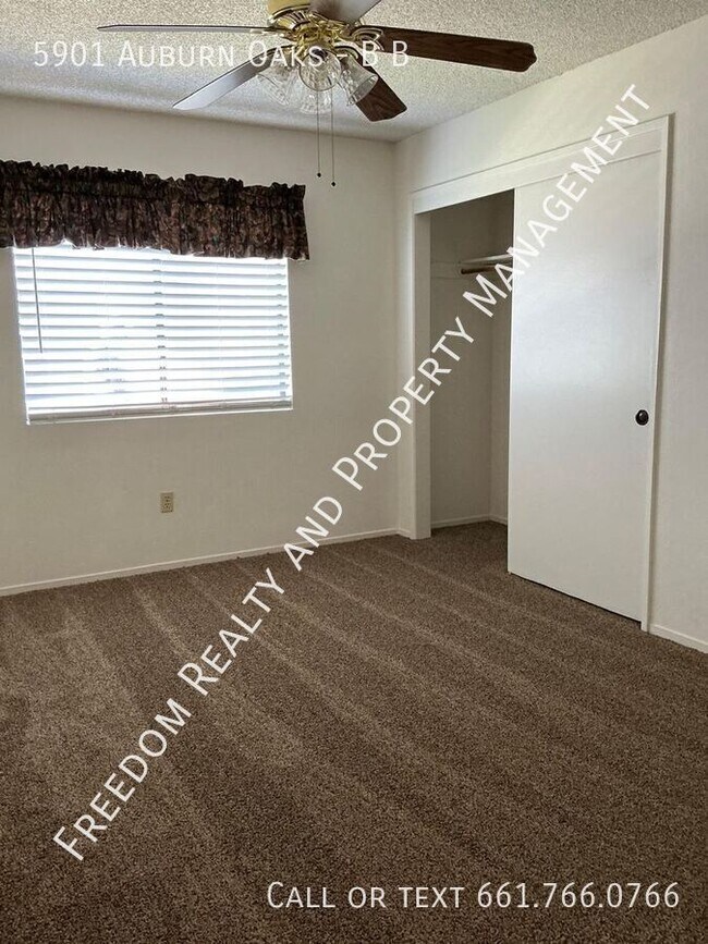 Building Photo - 5901 Auburn Oaks Dr