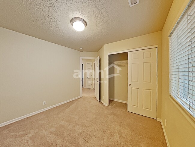 Building Photo - 9309 NE 81st St