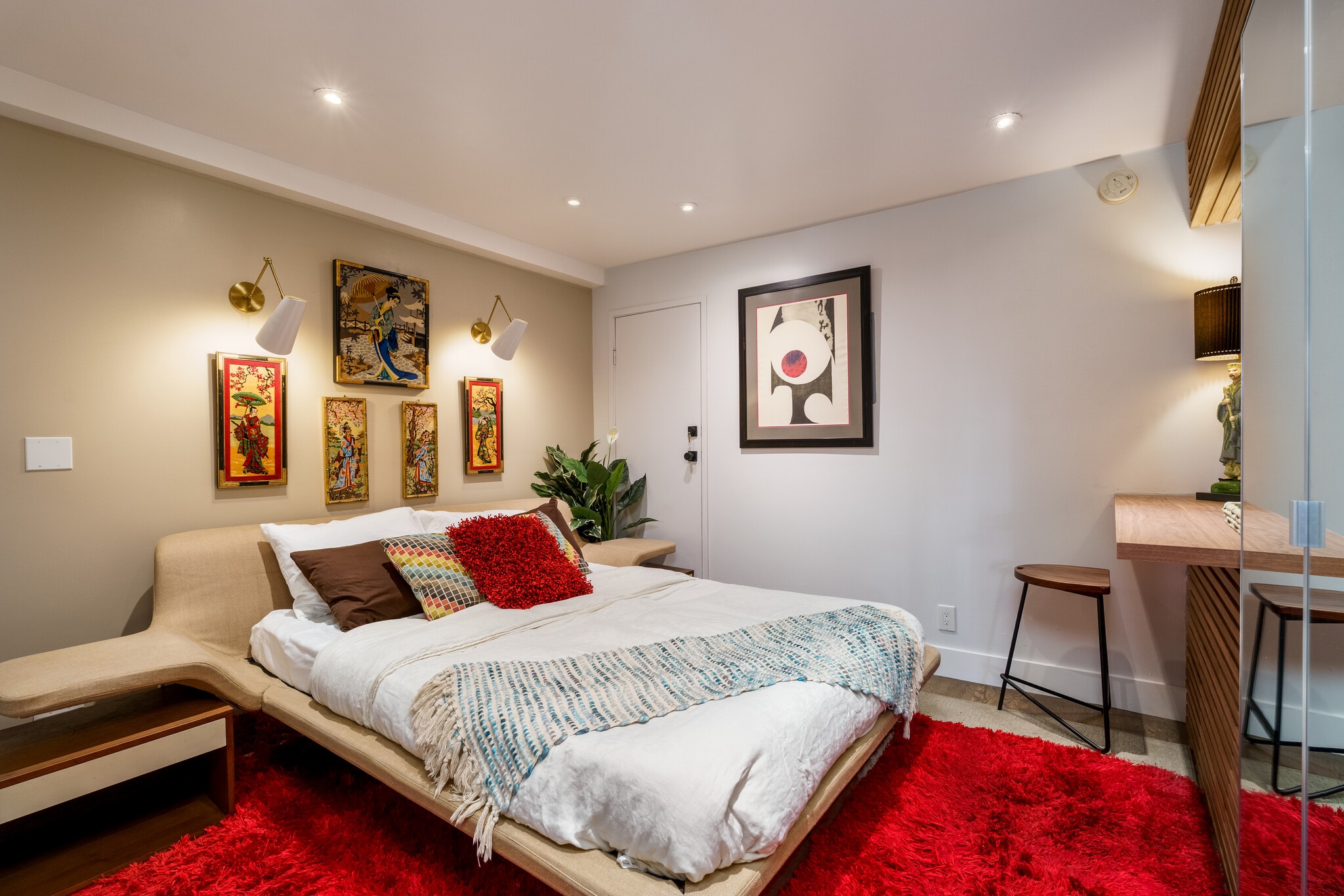 Building Photo - 2066 Glencoe Way