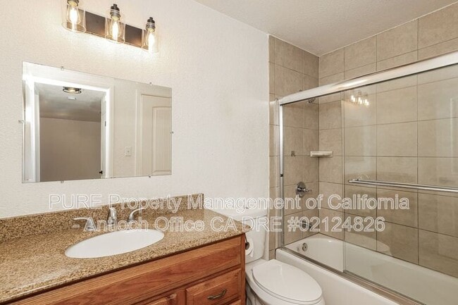 Building Photo - 2101 Banyan Way