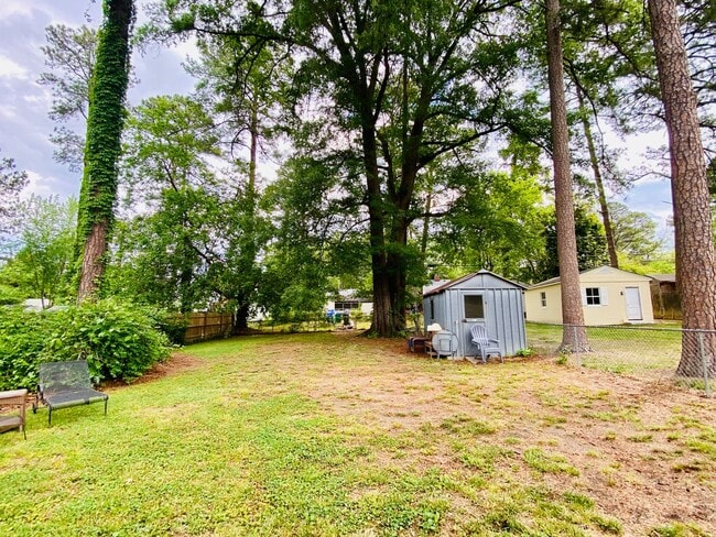 Building Photo - Adorable 2bdrm/1bth Rancher Located in Richmond's West End!!