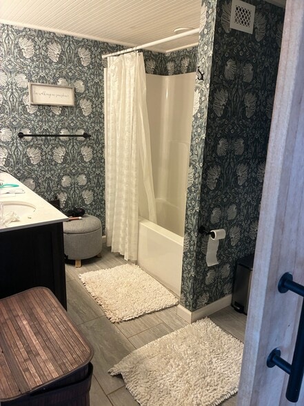 Building Photo - 111 Sunrise Ln