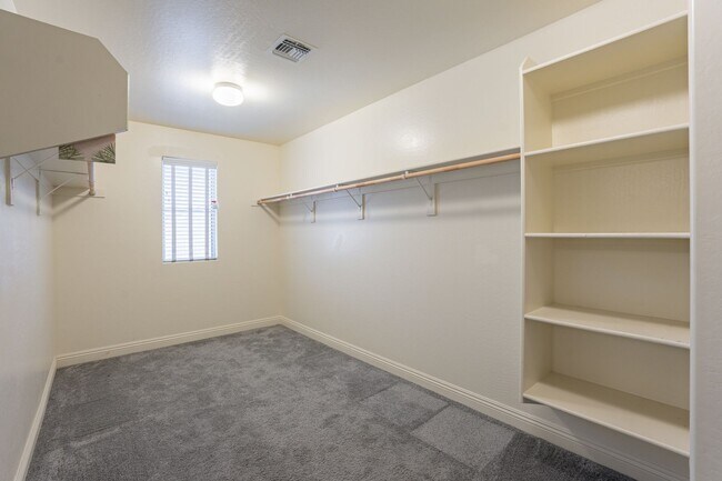 Building Photo - Verrado Living - 4 Bedrooms & 3 Baths!