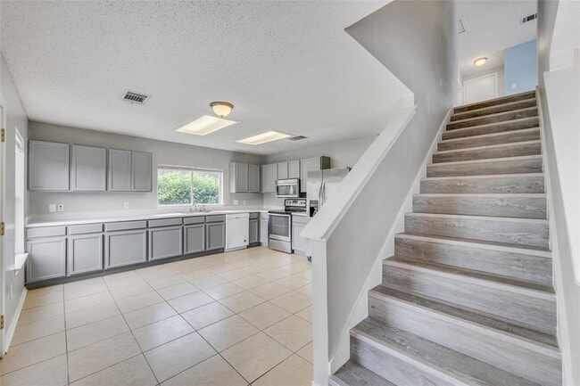 Building Photo - 2514 Byfield Dr