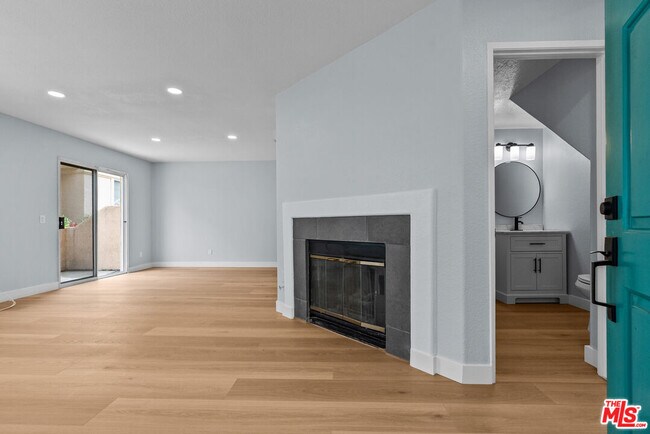 Building Photo - 18812 Vista Del Canon