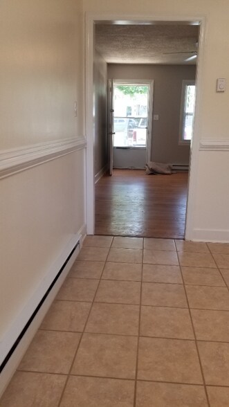 Building Photo - 303A Culbreth Ave