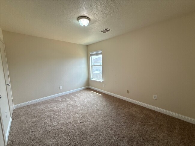 Building Photo - 3115 Ribbon Creek Way