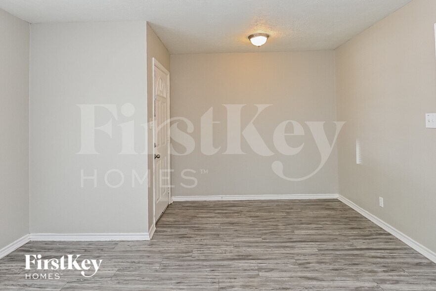 Building Photo - 712 McCardell Dr