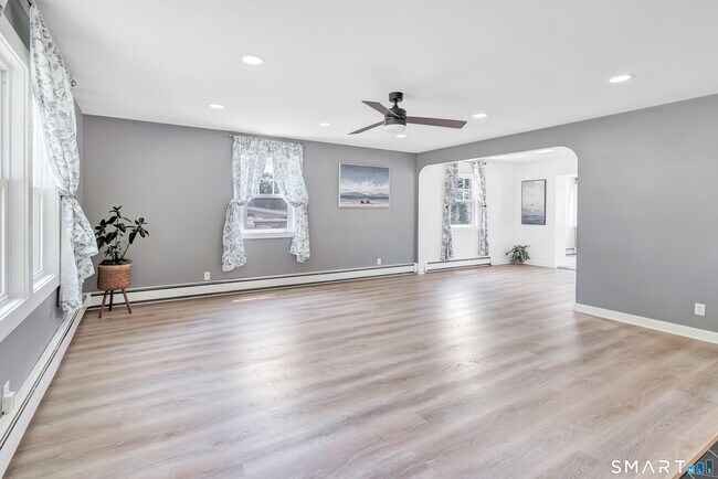 Building Photo - 61 Wakeley St