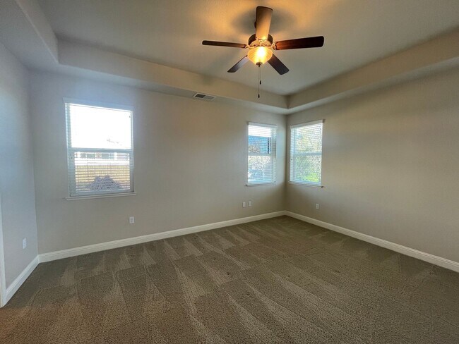 Building Photo - Stunning 4-Bedroom, 3-Bath Home – Available Now!