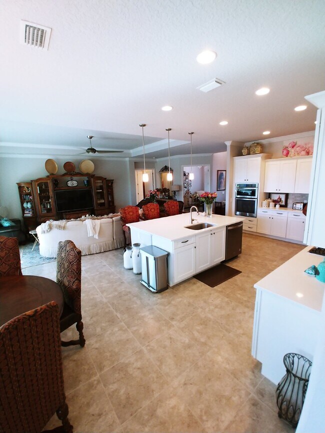 Building Photo - "Spacious 4 Bed, 3.5 Bath Rockledge Rental - Your Dream Home Awaits!"