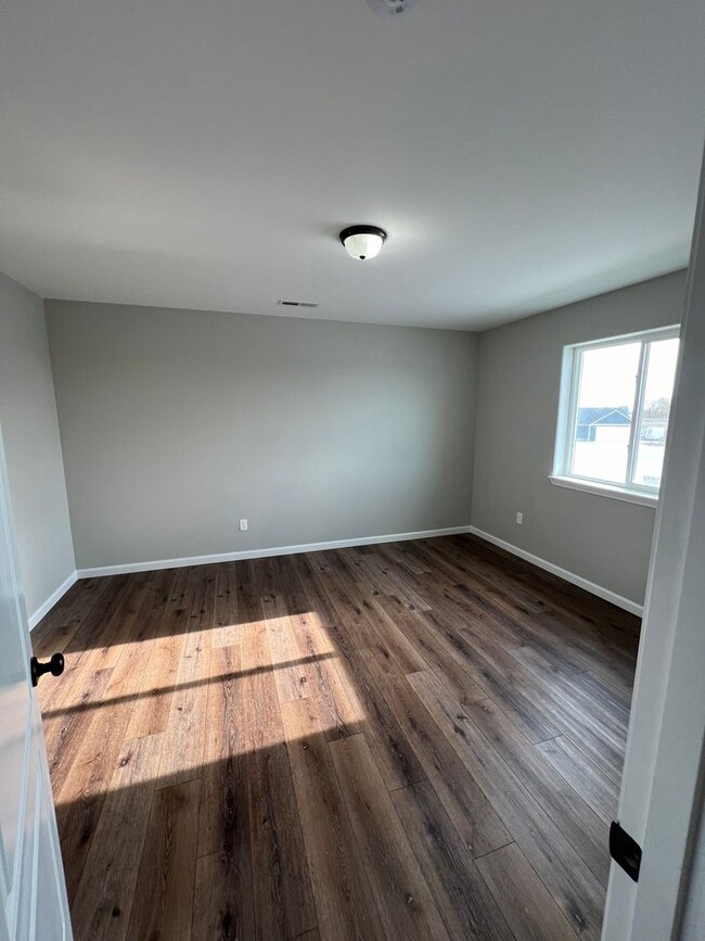 Building Photo - Duplex for rent in Quincy