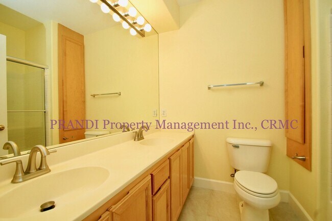 Building Photo - Prime Novato Location – Condo with Private...