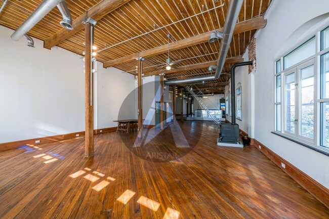 Building Photo - 161 Mangum St SW