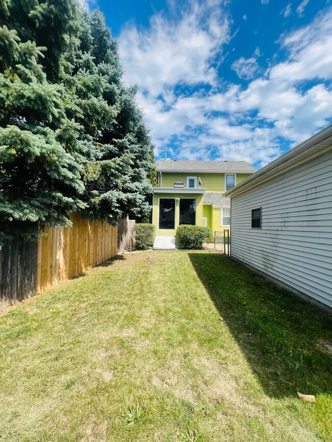 Building Photo - Charming 3-Bedroom Home – Don’t Miss This One