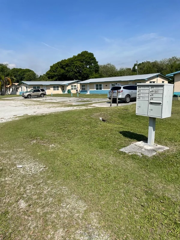 Building Photo - 902 NW 10th St