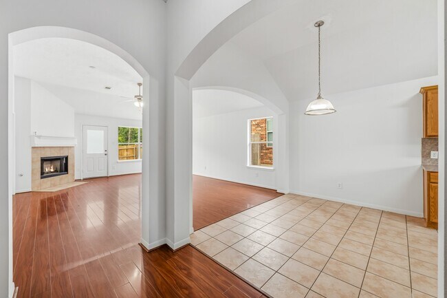 Building Photo - 4908 Summer Rain Dr