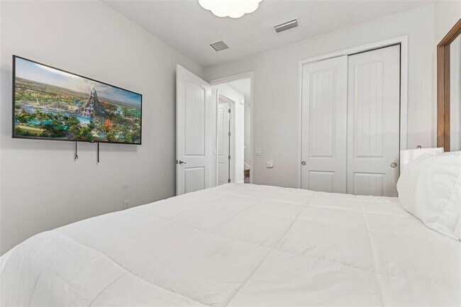 Building Photo - 284 Southfield St