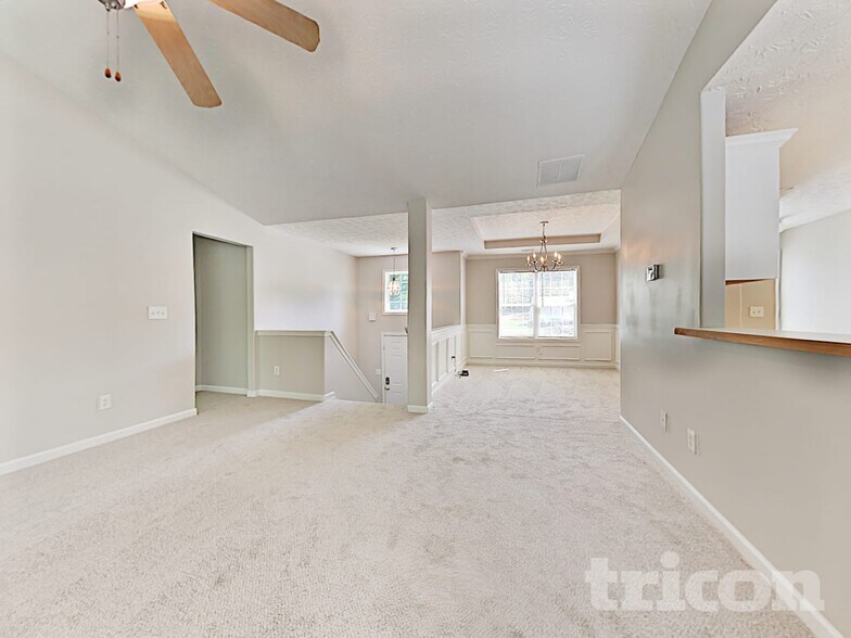 Building Photo - 460 Vinemont Ridge