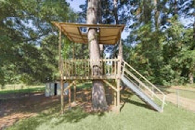 Building Photo - 30 Dove Ct