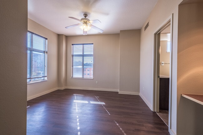 Building Photo - Live in the Heart of West Campus!