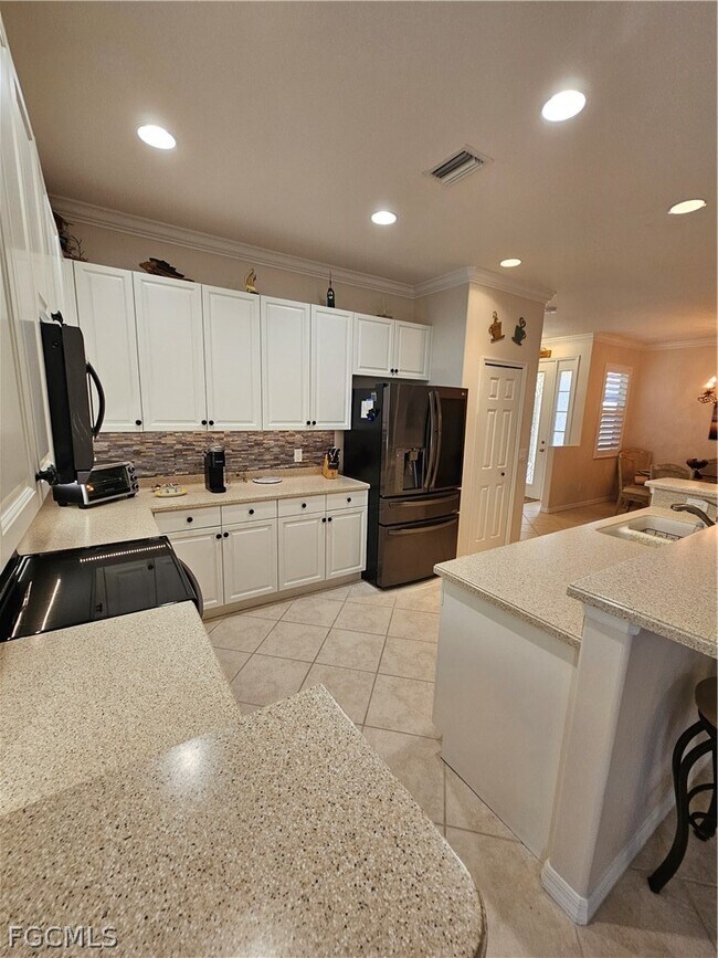 Building Photo - 10518 Avila Cir