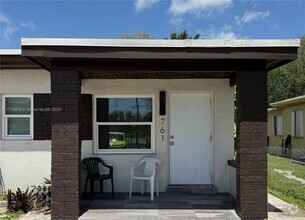 Building Photo - 761 NW 96th St