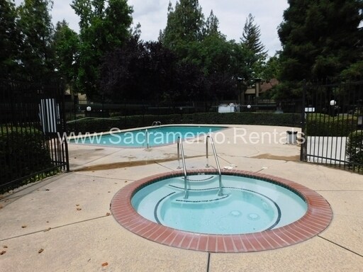 Building Photo - 750 Del Verde Cir